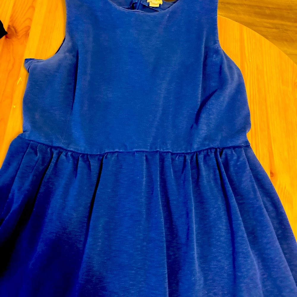 Quality size 12 Womens Jcrew dress. Relaxed fit and stretchy material.